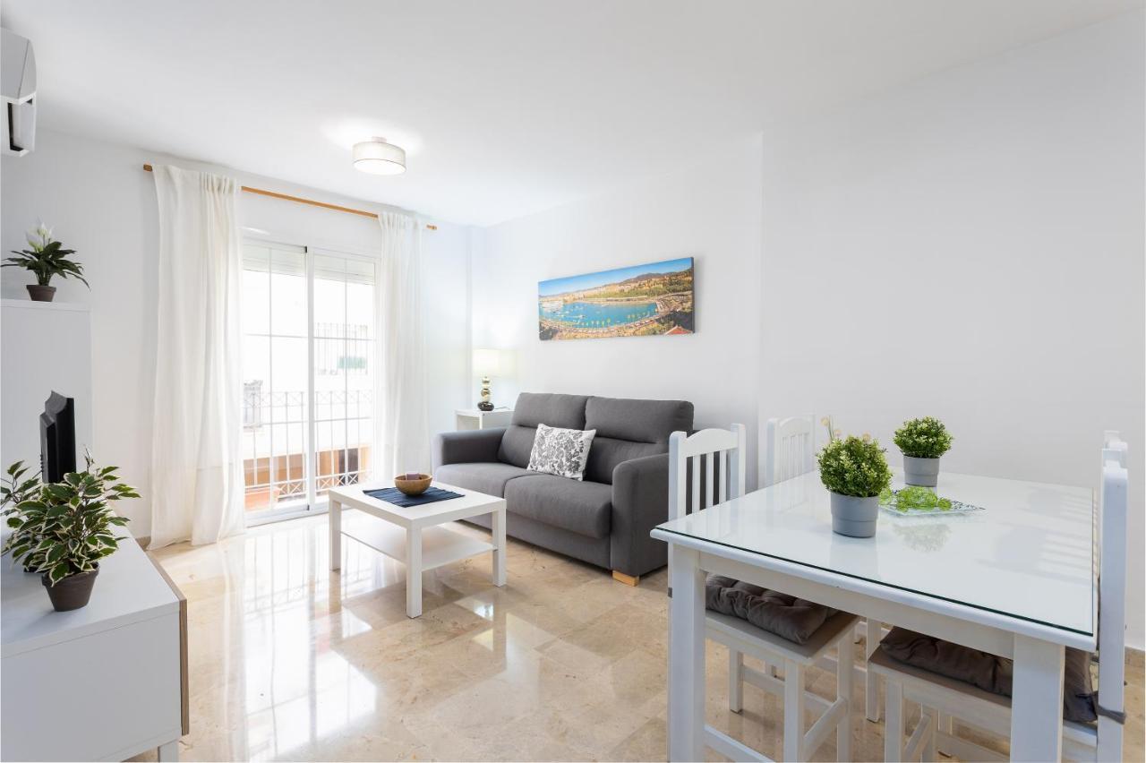 Holidays2Malaga Capuchinos French Balconies, Private Parking, Wifi & Air Con Екстериор снимка